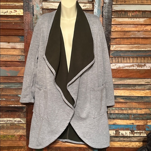 CLEAR OUT! FABLETICS MOSCOW COAT DRAPED CARDIGAN DUSTER GREEN FLEECE GRAY SZ SM - Picture 3 of 8